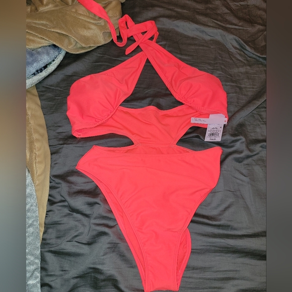 Vibrant Pink Swimsuit - Picture 4 of 6